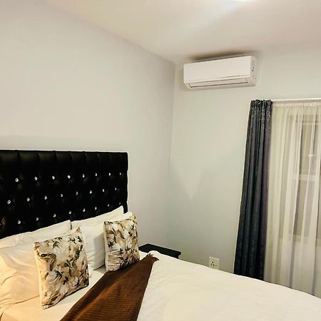 Skyfly Bed & Breakfast Manzini Bagian luar foto