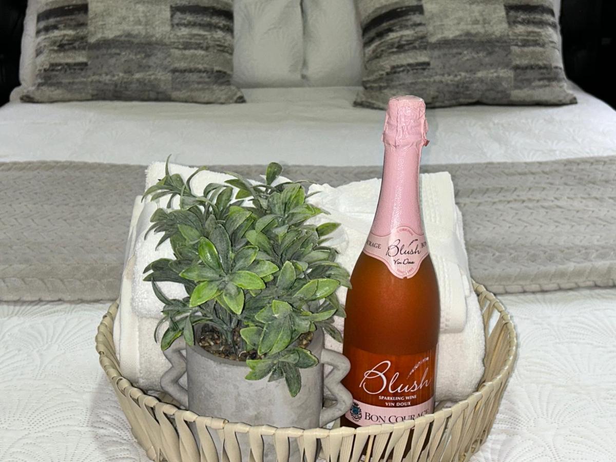 Skyfly Bed & Breakfast Manzini Bagian luar foto