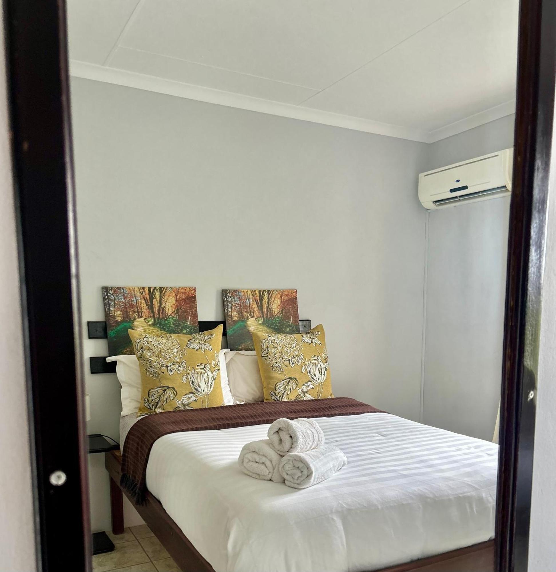Skyfly Bed & Breakfast Manzini Bagian luar foto