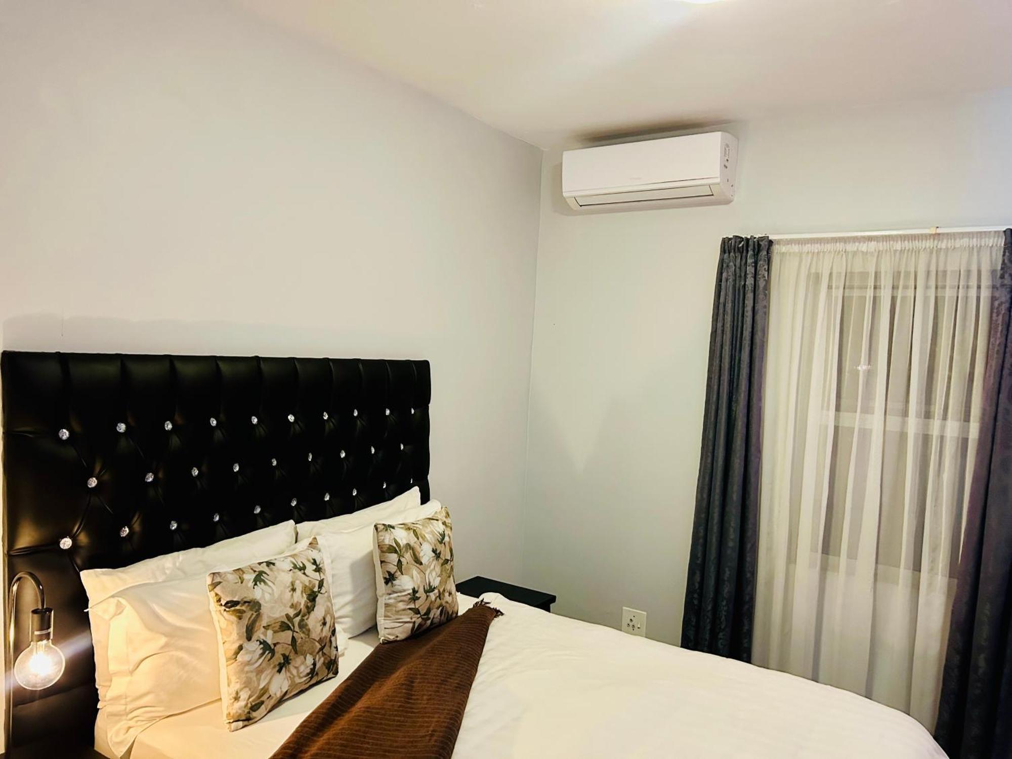 Skyfly Bed & Breakfast Manzini Bagian luar foto