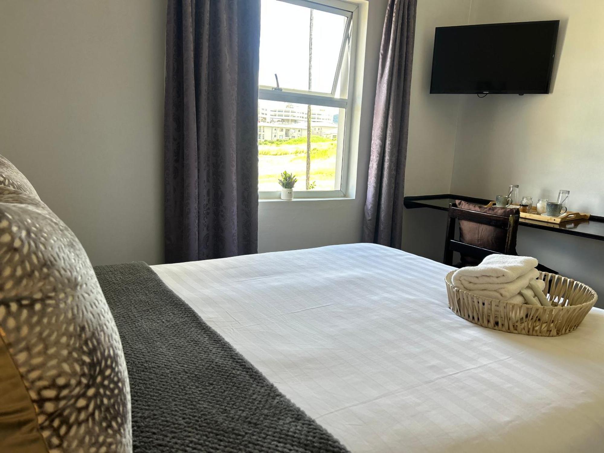 Skyfly Bed & Breakfast Manzini Bagian luar foto
