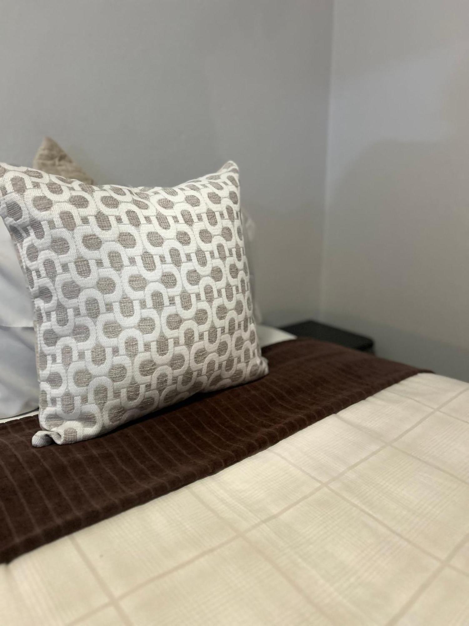 Skyfly Bed & Breakfast Manzini Bagian luar foto