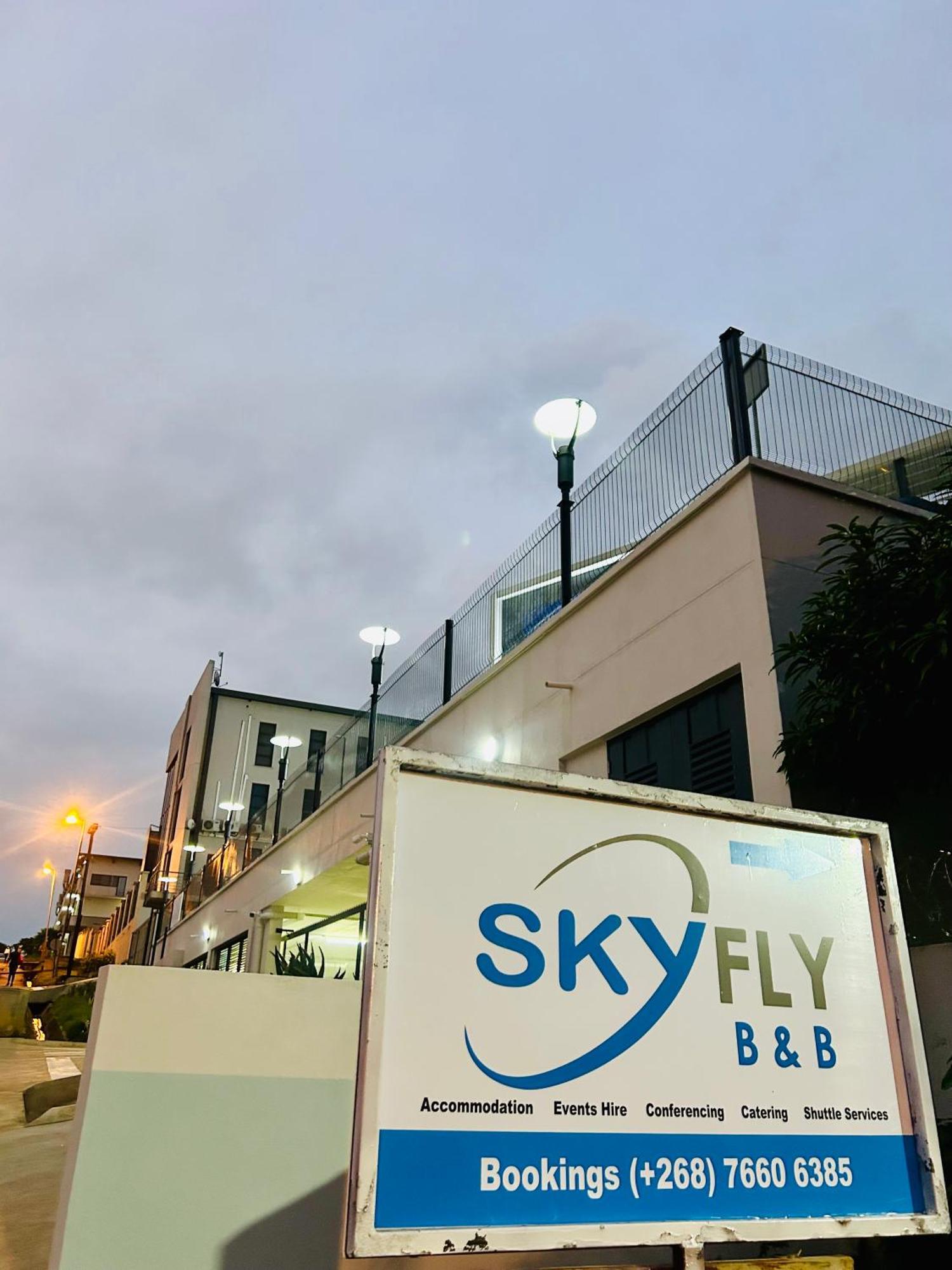 Skyfly Bed & Breakfast Manzini Bagian luar foto